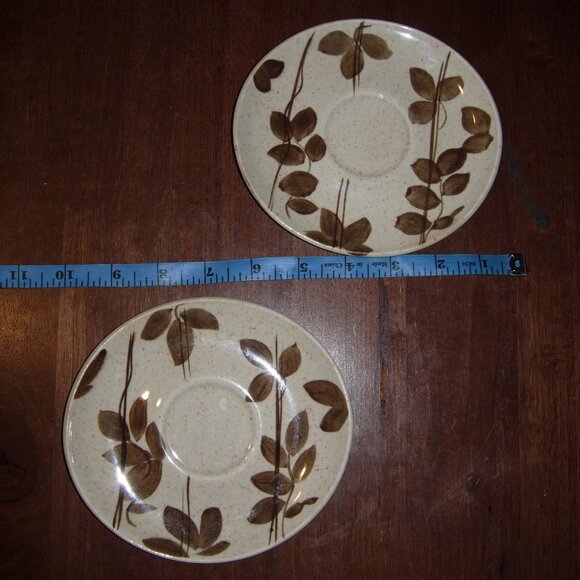 2 Vintage Red Wing Oven Proof Saucers 335 - Picture 3 of 5